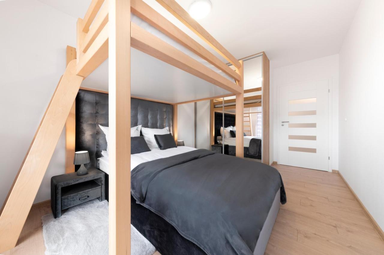 Blue Mare Tropical Polanki Park E208, 350 M Apartment